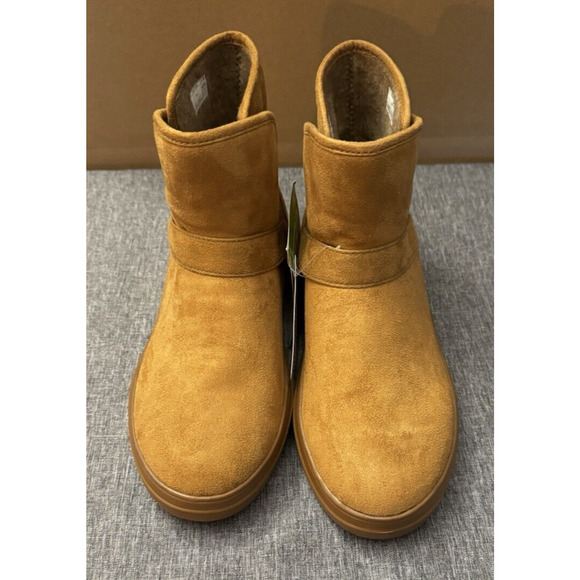 CROCS Shoes - Crocs Lodgepoint Synthetic Suede Bootie Hazelnut Relaxed Fit Sz 9